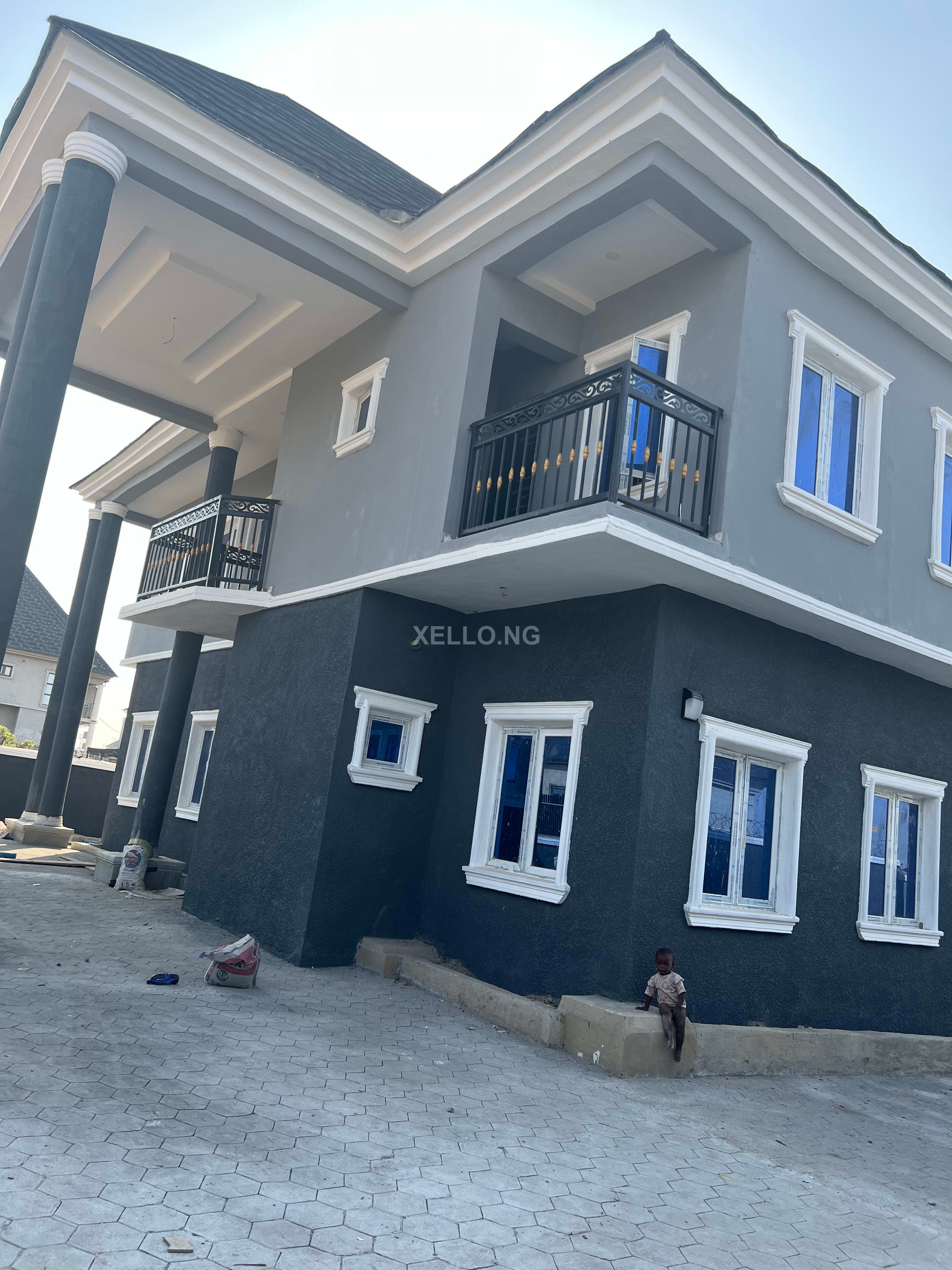 3 bedrooms for rent going for 3m for sale in Lugbe, FCT