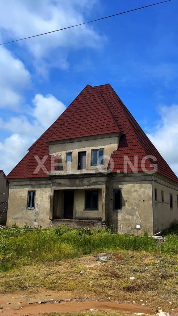 Four Bedroom Penthouse Duplex with Extra Attic that can be converted into a room. (1200sqm) for sale in Abuja, FCT