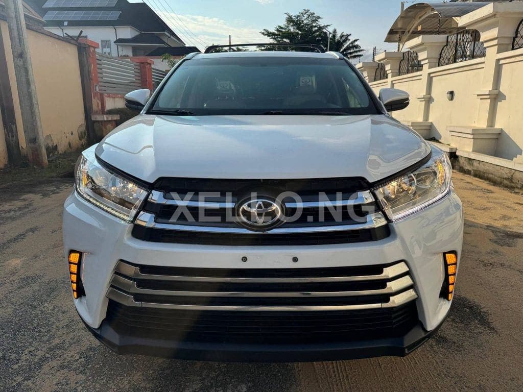 2017 TOYOTA HIGHLANDER XLE for sale in Badagry, Lagos