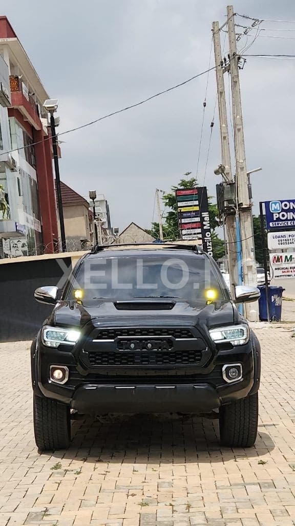*Carefully used 2010 Fully upgraded Toyota Tacoma available with me @16m for sale in Abuja, FCT