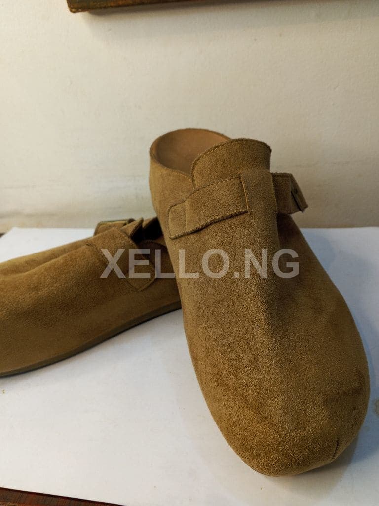 Clog footwear for sale in Lugbe, FCT